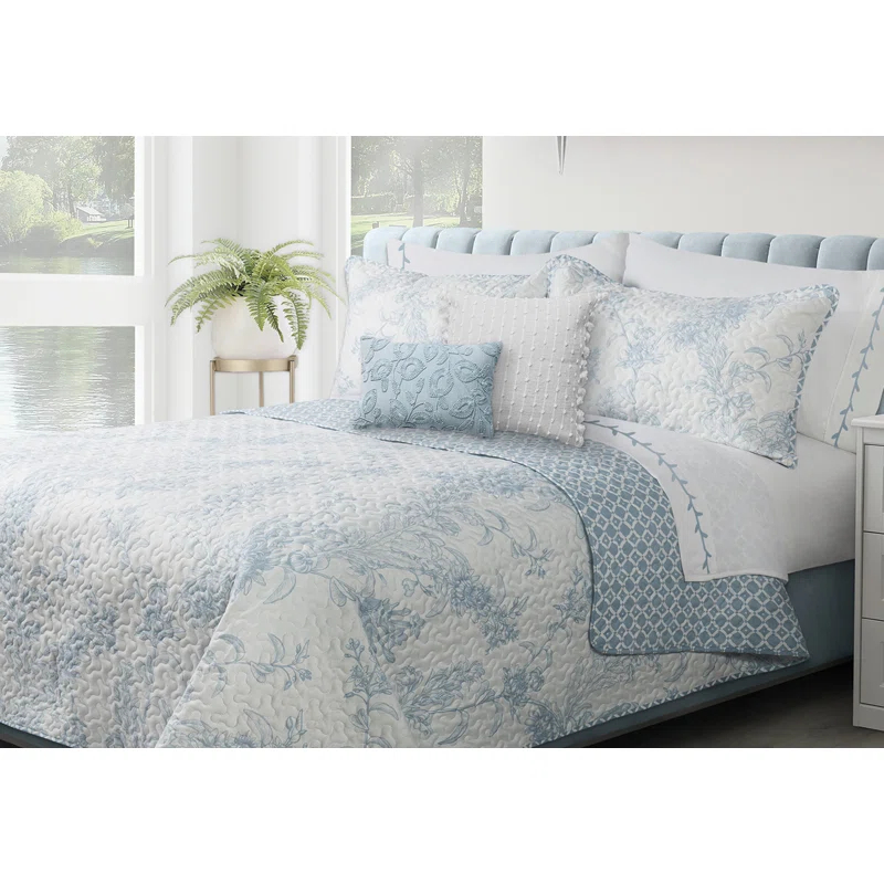 S & Co. Dream Blue Microfiber Quilt, Queen - Hypoallergenic (3 Count)