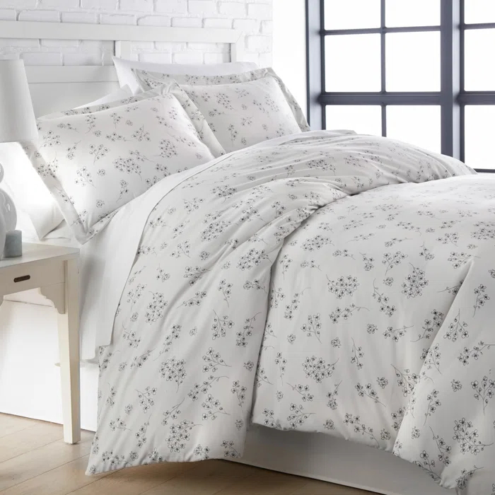 SouthShore Fine Linens Sweet Florals Oversized Down Alternative Comforter Set by Southshore Fine Linens