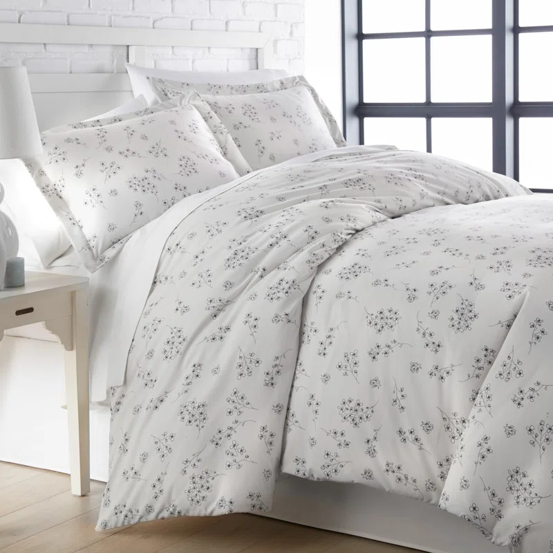 SouthShore Fine Linens Sweet Florals Oversized Down Alternative Comforter Set by Southshore Fine Linens