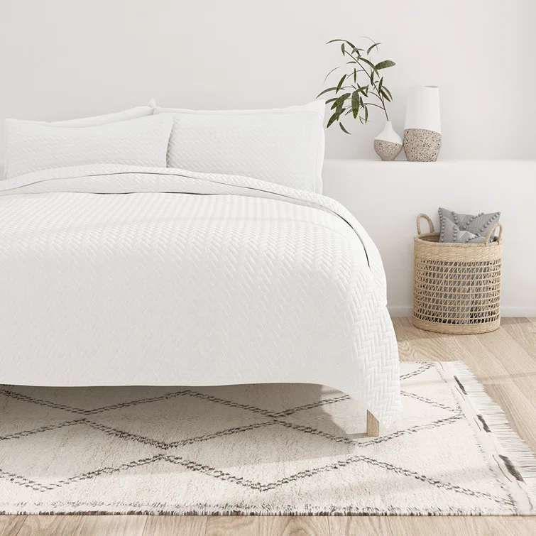 Becky Cameron Antora Microfiber Modern & Contemporary Coverlet / Bedspread Quilt Set