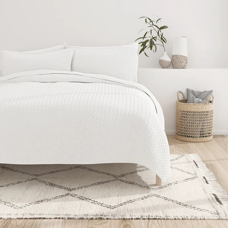 Antora Microfiber Modern & Contemporary Coverlet / Bedspread Quilt Set