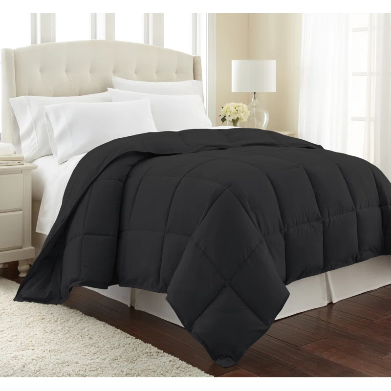 SouthShore Fine Linens Vilano Springs ® Oversized Down Alternative Comforter with piped Edging and corner loops, Easy care