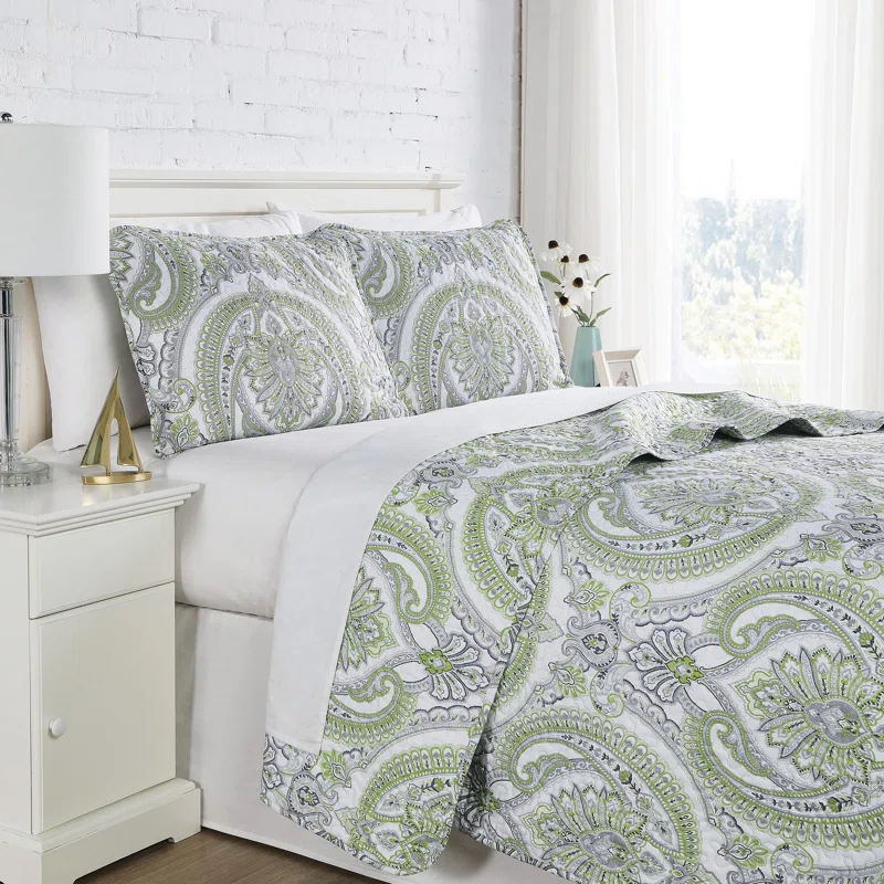 SouthShore Fine Linens Pure Melody Oversized Light-weight Paisley Quilt Set with matching shams