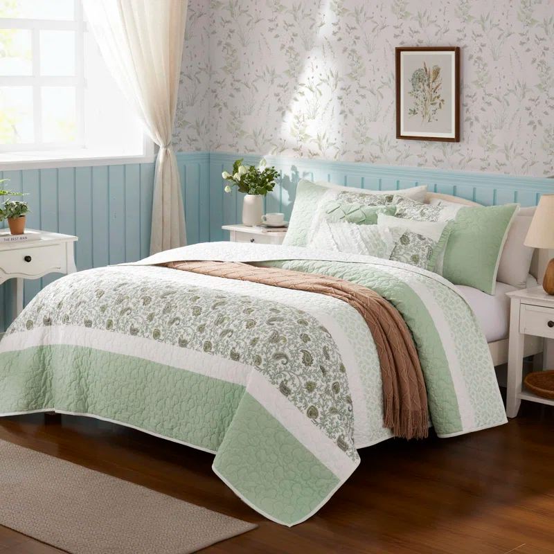 Madison Park Dawn 6 Piece Cotton Percale Quilt Set with Throw Pillows