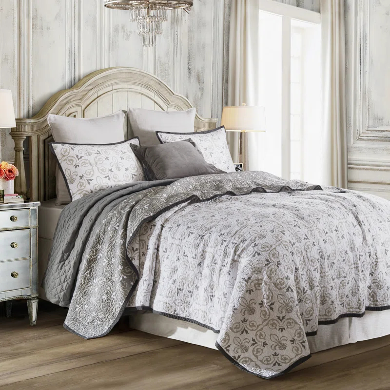 HiEnd Accents Fleur De Lis Cotton Damask Quilt Set