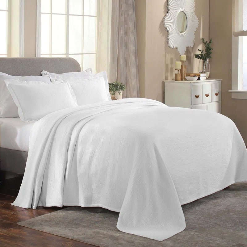 Superior Superior Florin Matelasse Jacquard Scrolling Medallion Cotton Bedspread Set With Pillow Shams