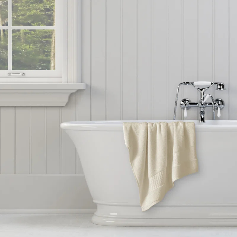 Five Queens Court Soma Bath Towel Set