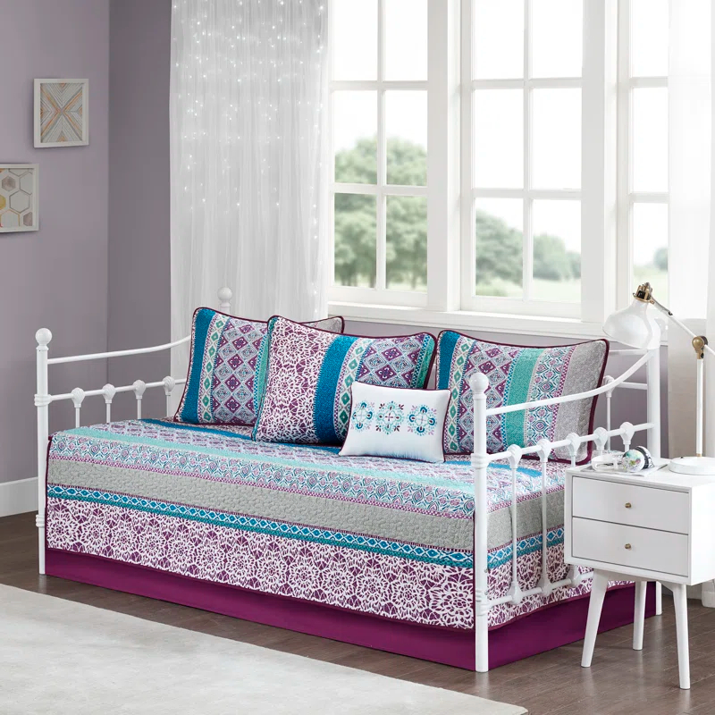 Intelligent Design Joni 6 Piece Boho Reversible Daybed Set
