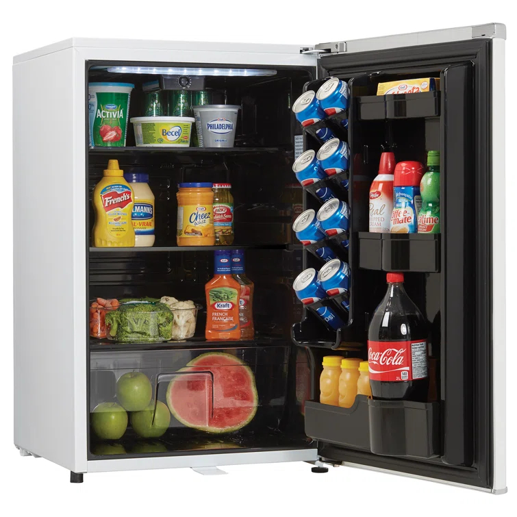 Danby Danby Classic Retro 4.4 Cubic Feet Freestanding Mini Fridge