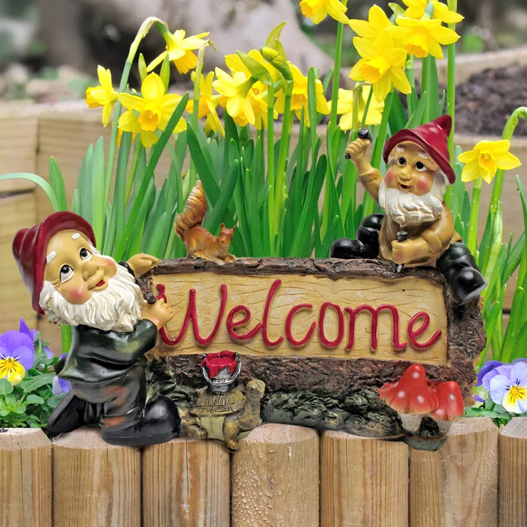 Design Toscano Greeting Gnomes Welcome Sign Statue
