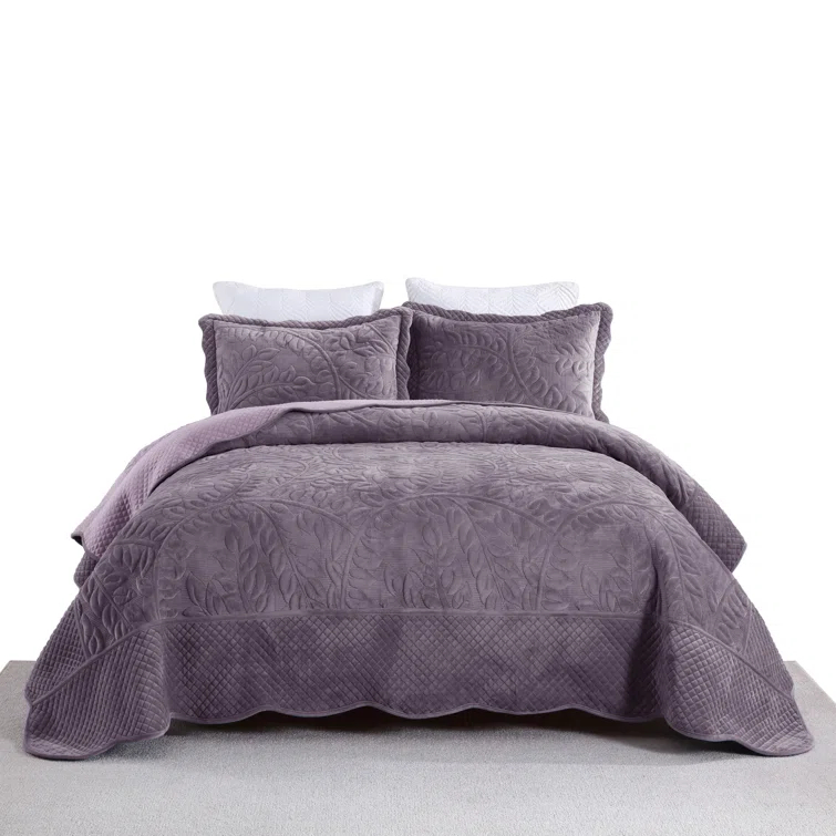 MarCielo Marcielo Oversized Embroidered Velvet Quilt Set With 2 Pillow Shams