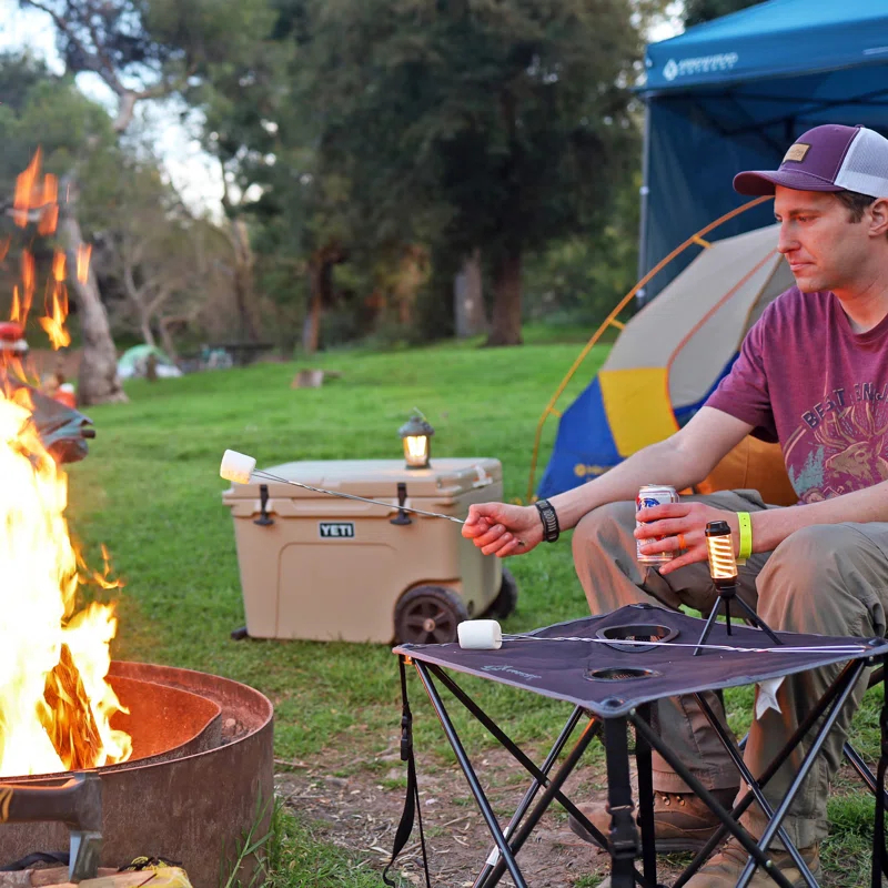 ARROWHEAD Outdoor Square Fabric Outdoor Folding Camping Table