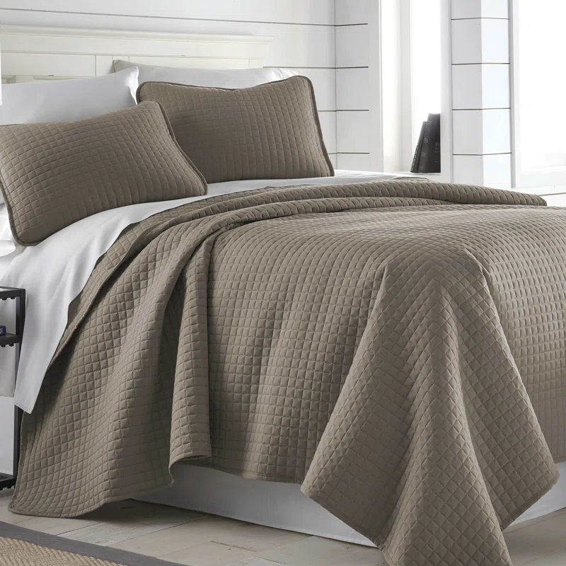 SouthShore Fine Linens Vilano Springs ® Oversized, light-weight Hotel Quality Quilt Set with matching shams