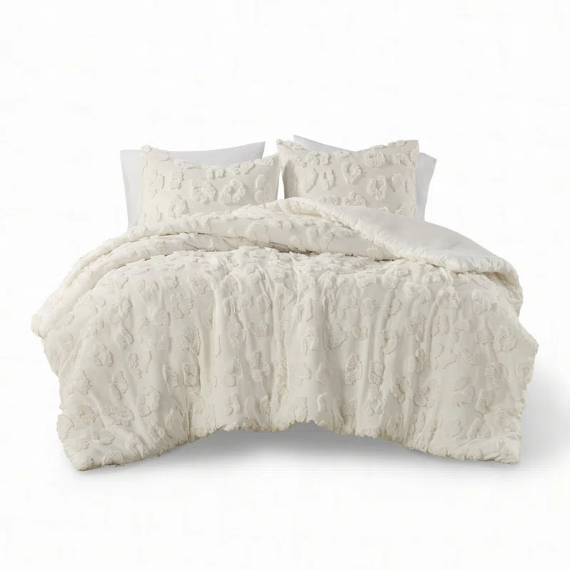 Intelligent Design Larissa Animal Chenille Comforter Set