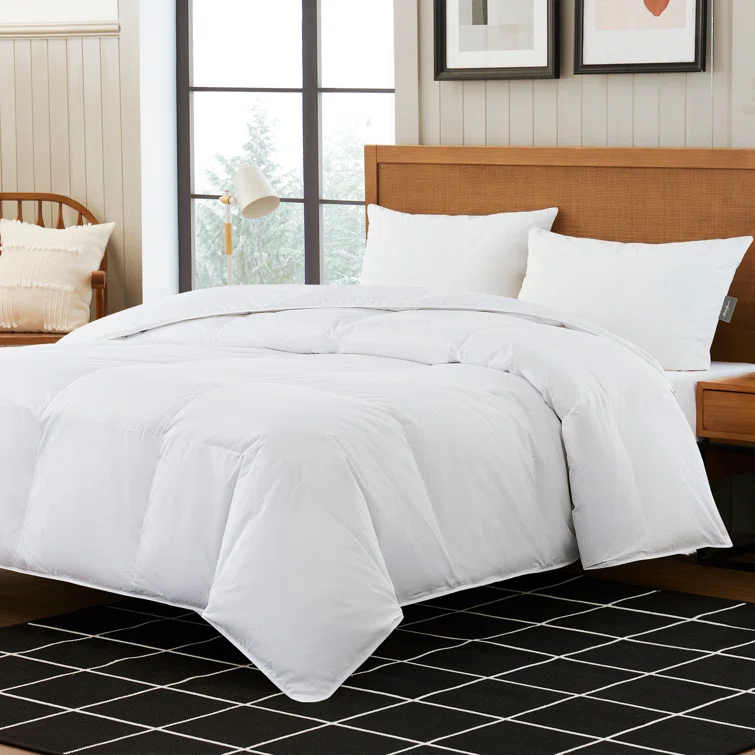 Eddie Bauer Eddie Bauer All-Season 600 Fill Power Oversized White Down Comforter - 400 TC
