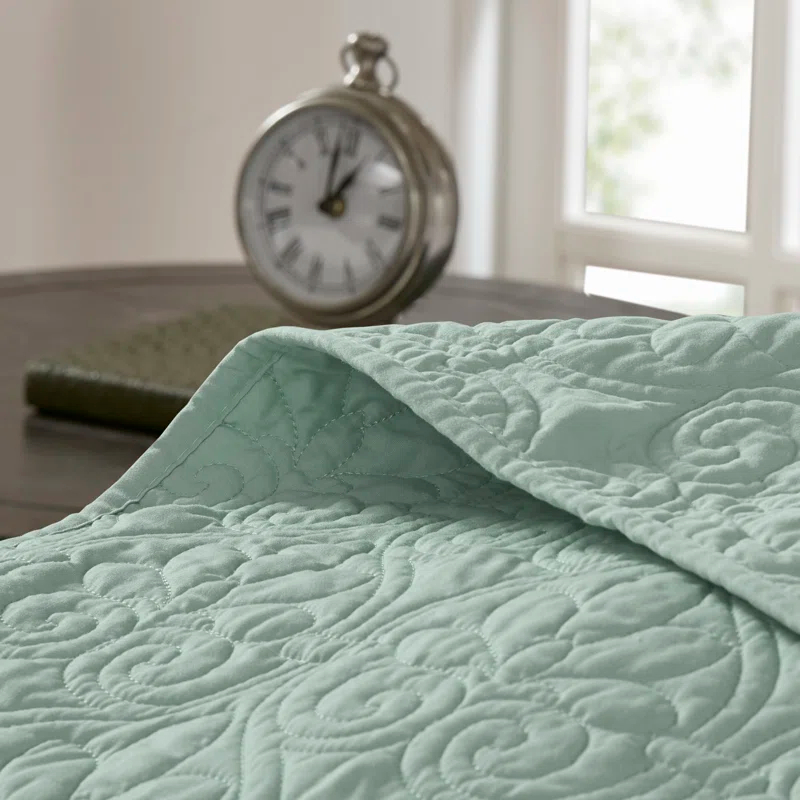 Madison Park Quebec Reversible Quilt Set