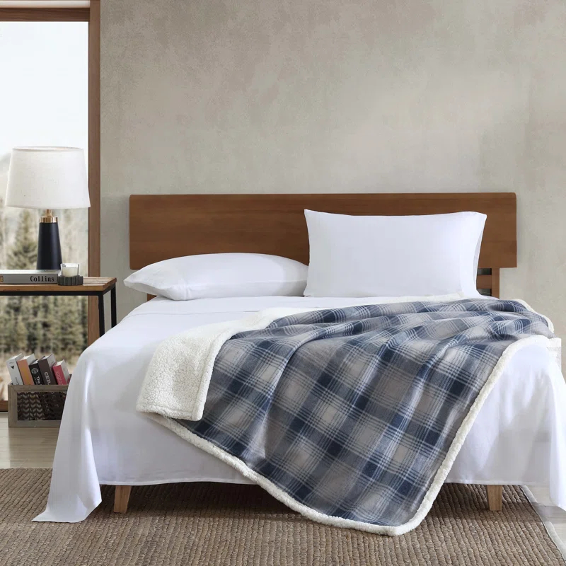 Eddie Bauer Eddie Bauer Printed Plush Fleece/Sherpa Oversized Throw Blanket