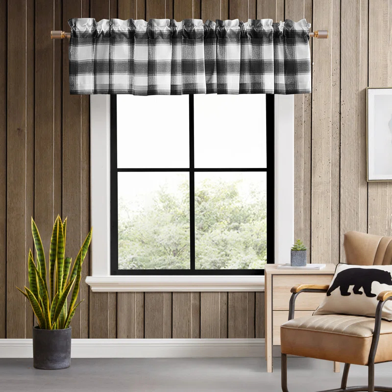Eddie Bauer Eddie Bauer Canyon Plaid White Pole Top Window Valance