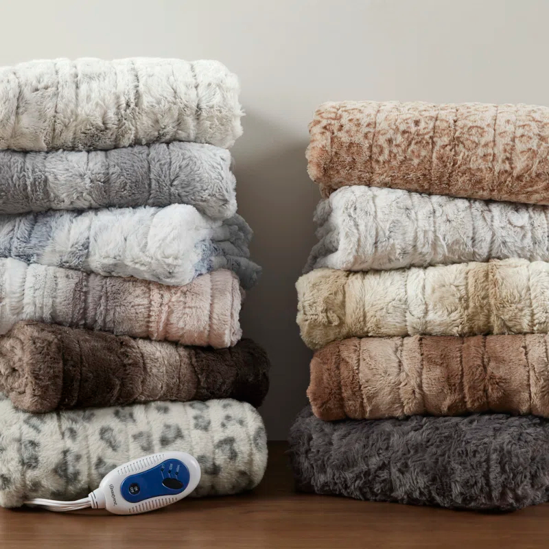 Beautyrest Beautyrest Zuri Oversized Heated Faux Fur Throw
