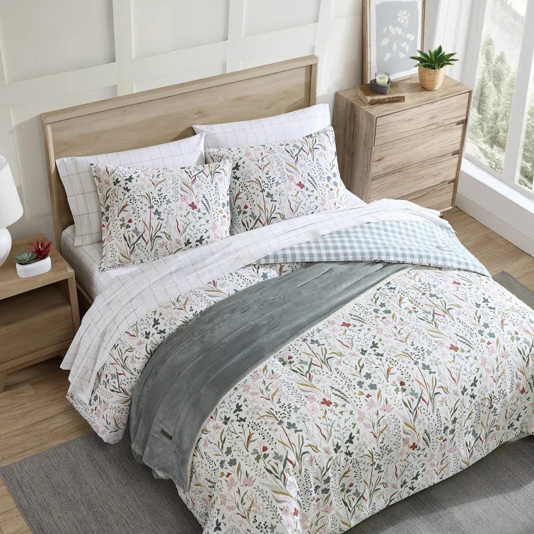 Eddie Bauer Varigated Eddie Bauer Woodland Forest Cotton Reversible Pink Comforter Set