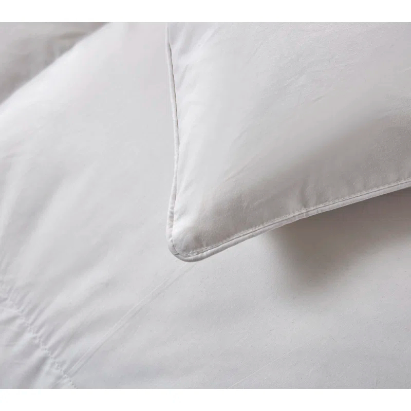 Serta Serta Super Soft 233 Thread Count White Goose Feather And Down Fiber Comforter By Serta All Season Full / Queen
