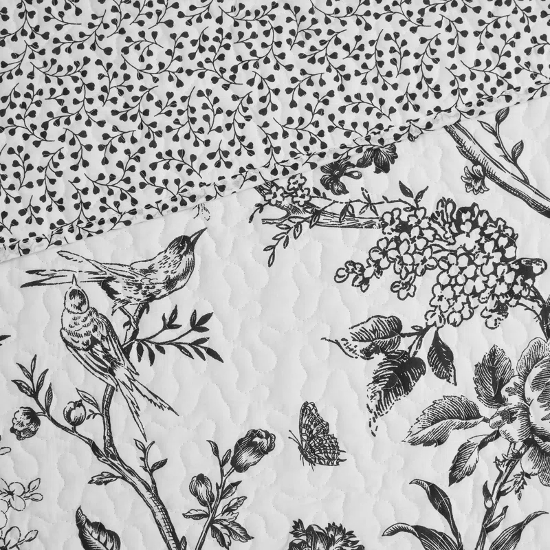 CEDAR COURT Chantilly Toile All-Season Reversible Cotton Quilt Set