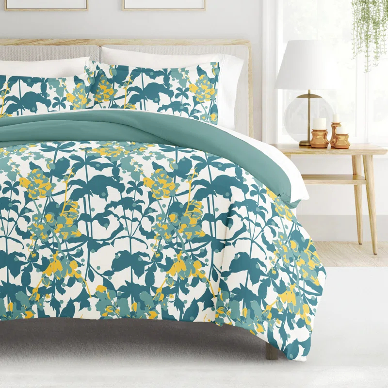 8-Piece Reversible Bedding Bundle - Patterned Duvet Cover, Comforter Insert and Solid Sheet Set