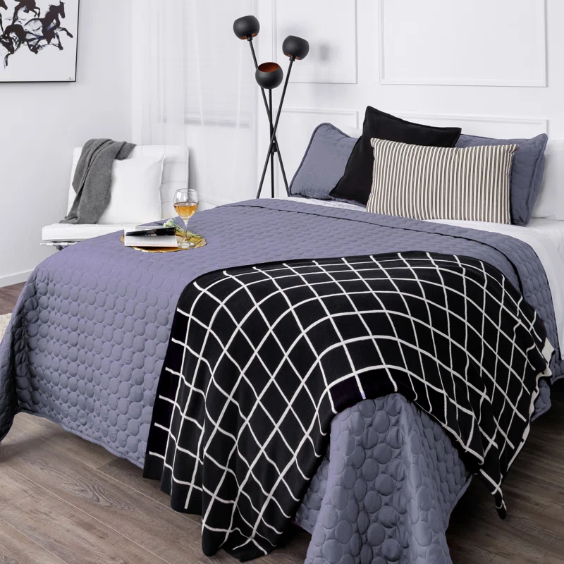 SouthShore Fine Linens Southshore Fine Linens Lightweight Oversized Reversible Quilt Set with shams