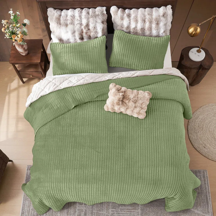 Wonderful Textile Wonderful Velvet 3-piece reversible quilt set
