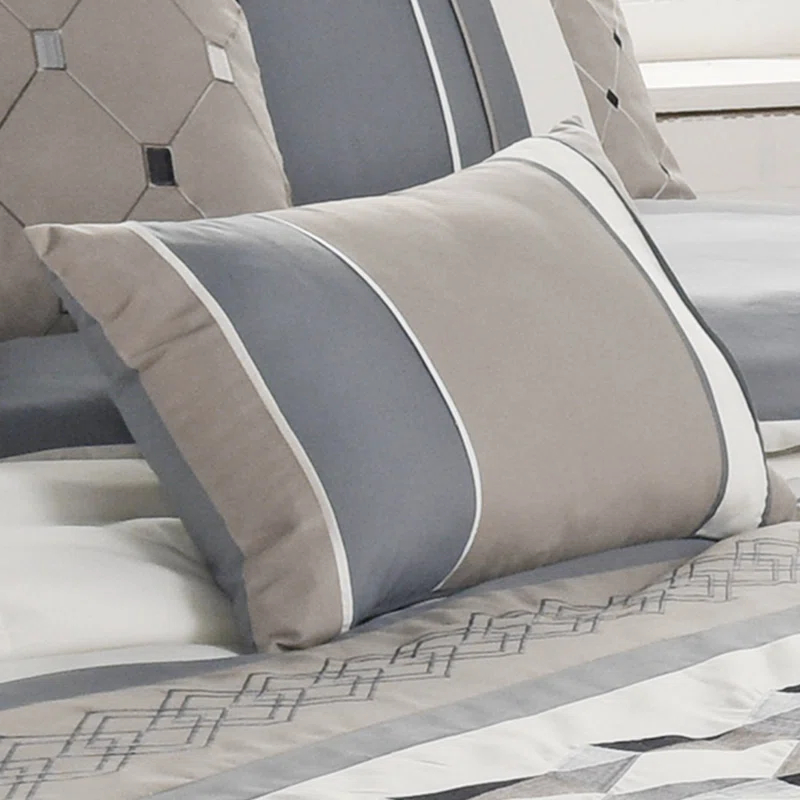 Beren Comforter Set