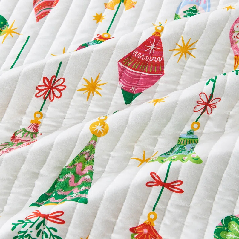 FreshFolds Vibrant & Cheerful Christmas Quilt Set