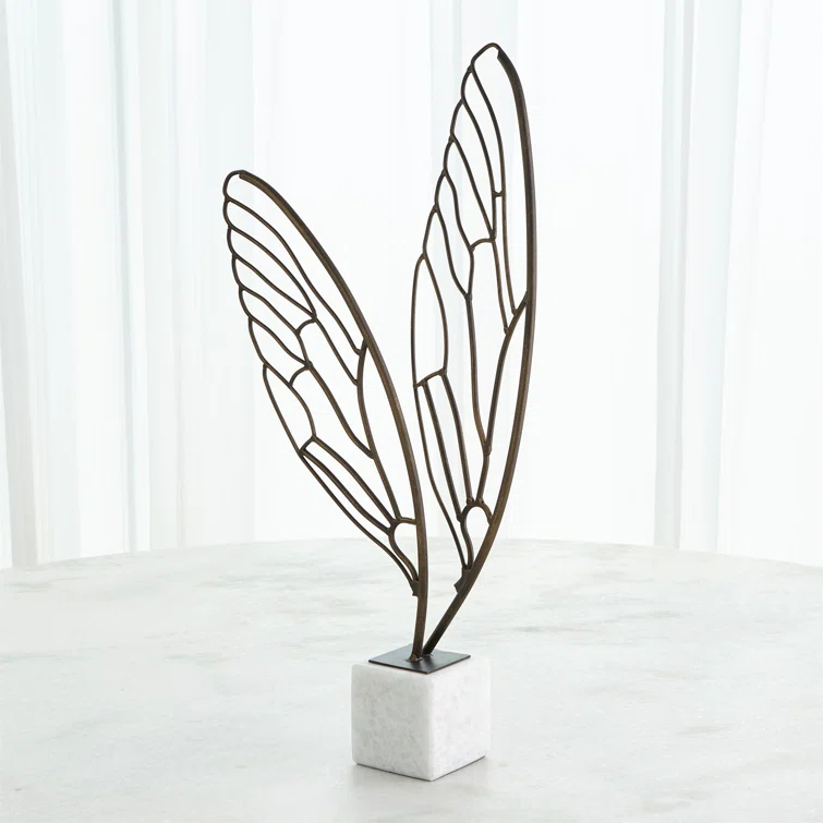 Signature III Figurines & Sculptures