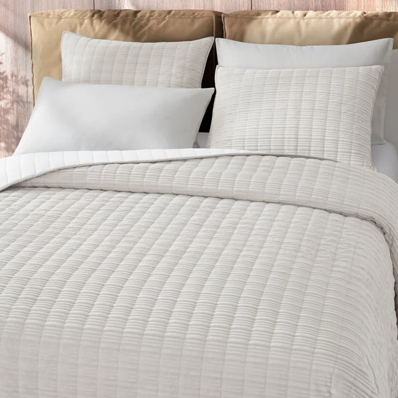 Wonderful Velvet Reversible 3 Piece Quilt Set
