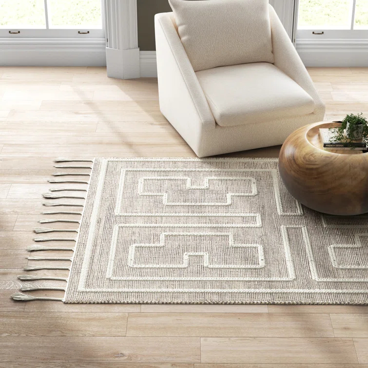 Rodriguez Handmade Flatweave Gray/White Area Rug