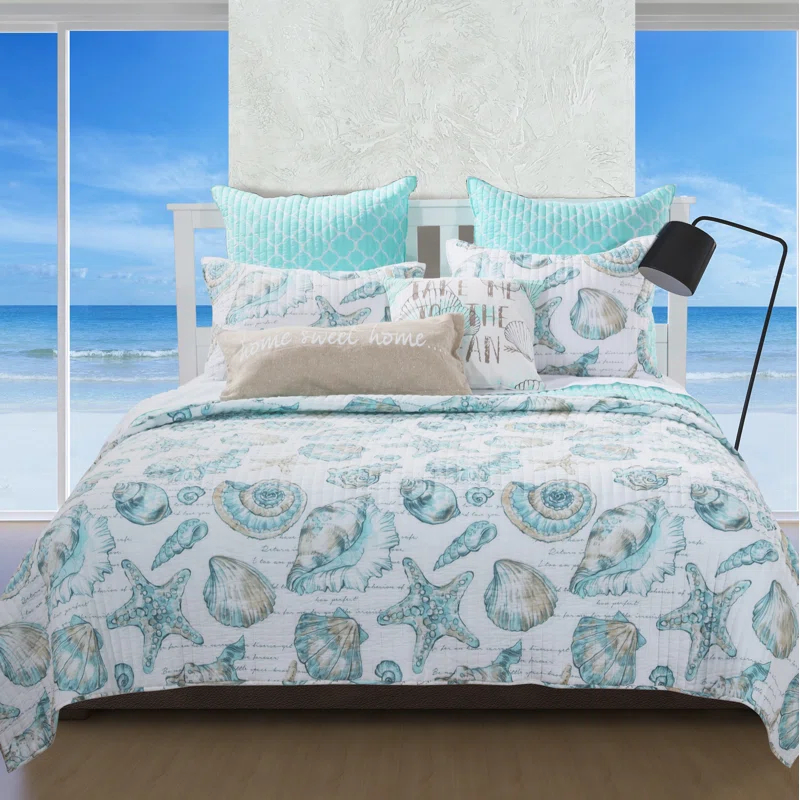 Greenland Home Fashions Cruz Reversible Seashell and Starfish Quilt Set