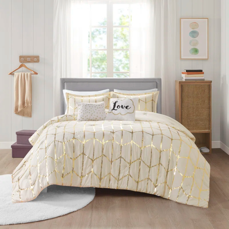 Intelligent Design Raina Metallic Printed Comforter Set