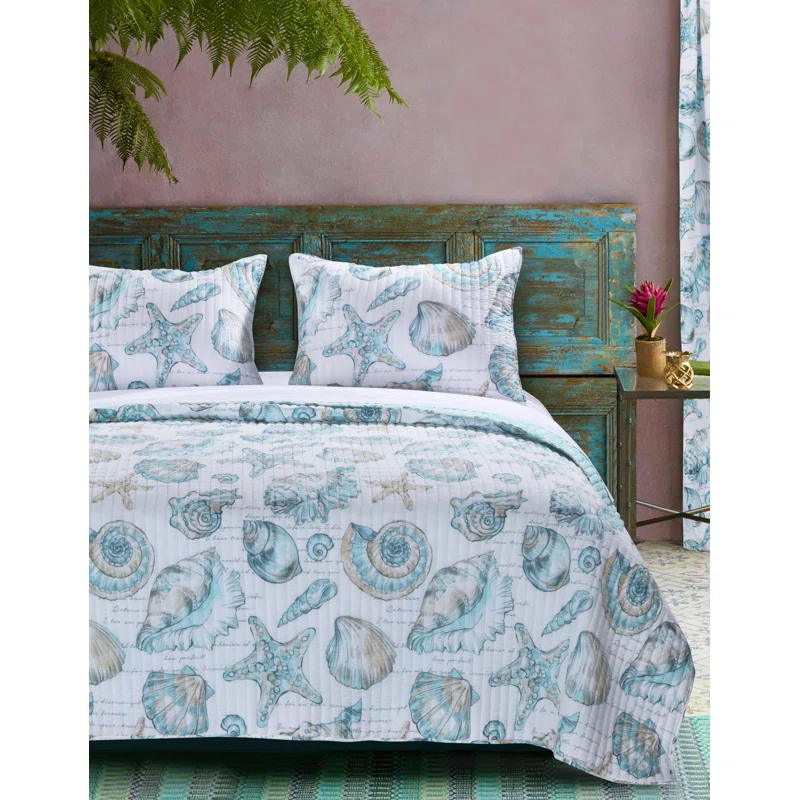 Greenland Home Fashions Cruz Reversible Seashell and Starfish Quilt Set