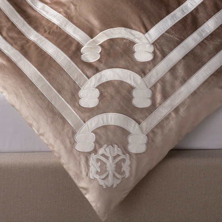 Lili Alessandra Angie Traditional Velvet Duvet Cover