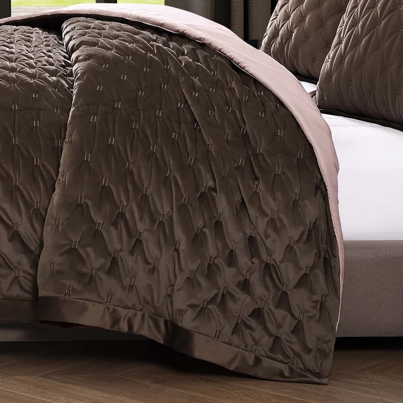 BeBeJan Bebejan 3 Piece Velvet Comforter Set