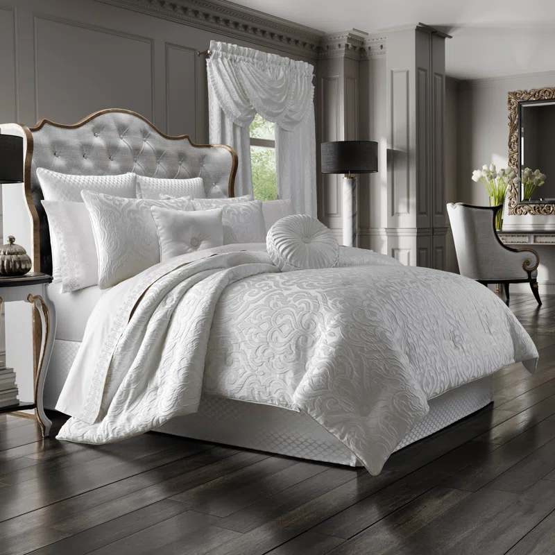 Five Queens Court Antonia Comforter Set