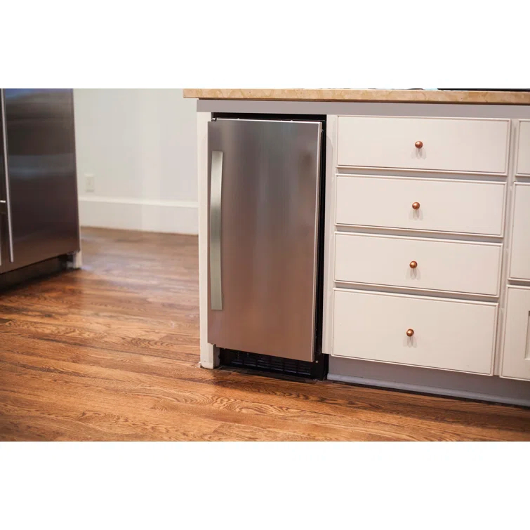 EdgeStar EdgeStar 50 Lb. Daily Production Cube Clear Ice Freestanding Ice Maker