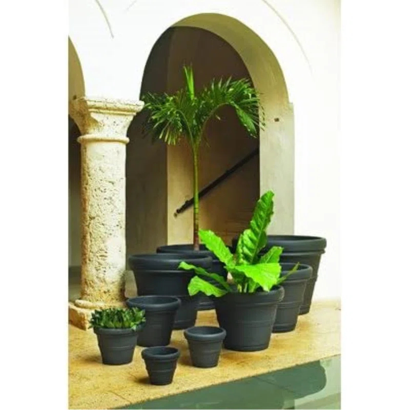 Crescent Garden Rolled-Rim Planter Pot
