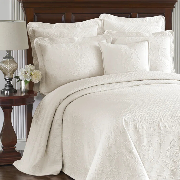 Historic Charleston King Charles Matelasse Traditional Cotton Floral Coverlet
