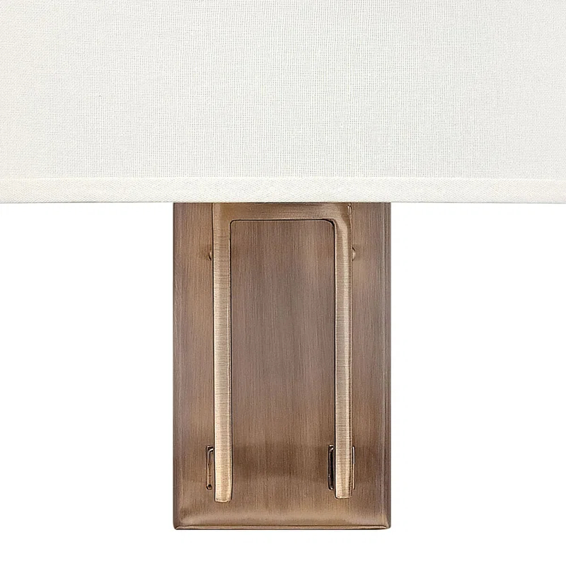 Hinkley Hampton 2-Light 60W Wall Sconce