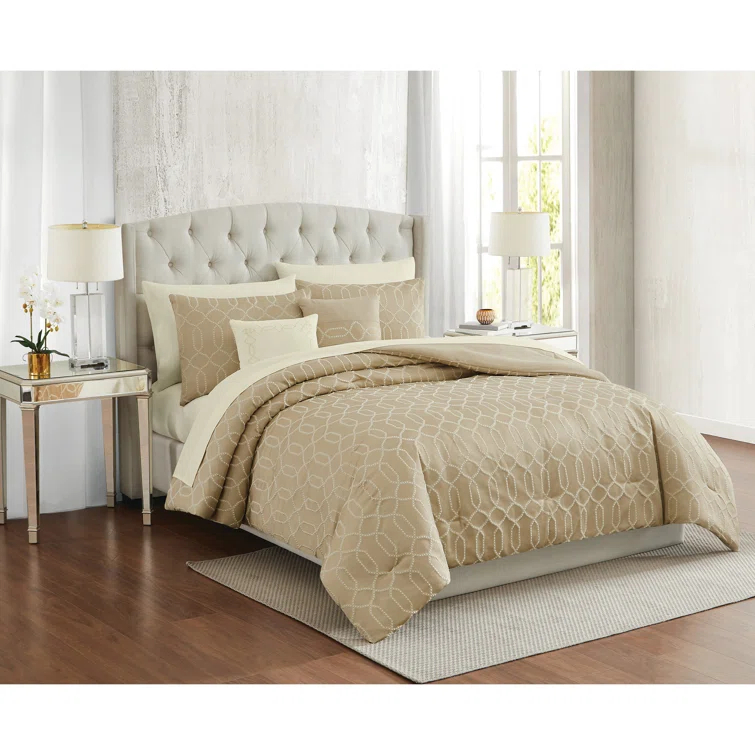 5th Avenue Lux Victoria Polyester Geometric Shapes Comforter Set