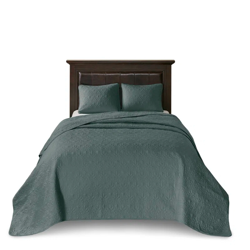 Madison Park Quebec Reversible Quilt Set
