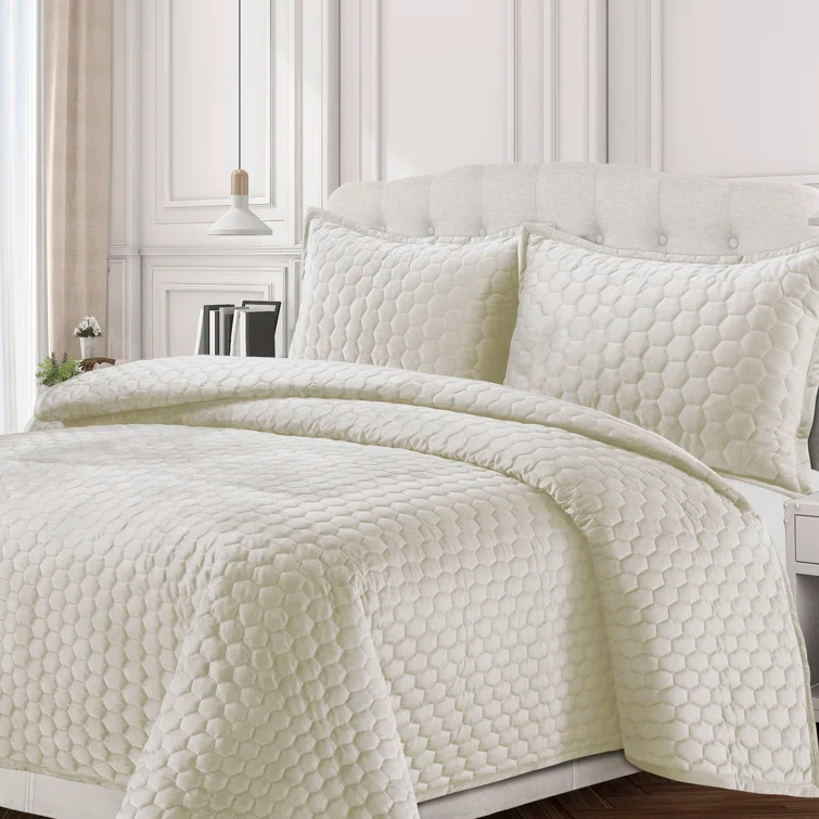 Tribeca Living Lugano Velvet Quilt Set