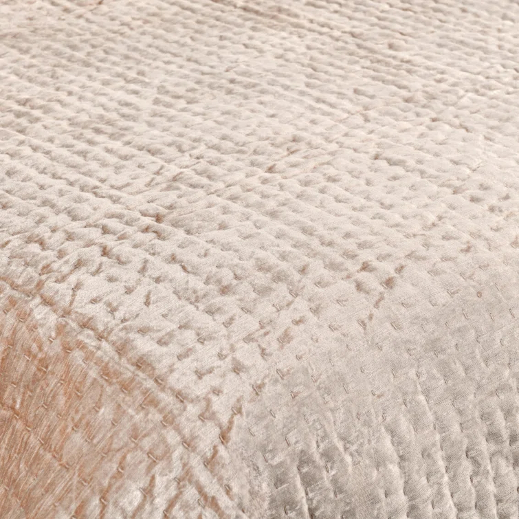 Tasmin Velvet Quilt
