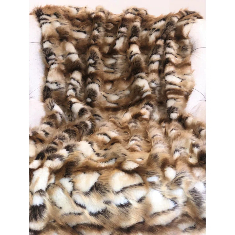 Plutus Brands Knitted Throw Blanket