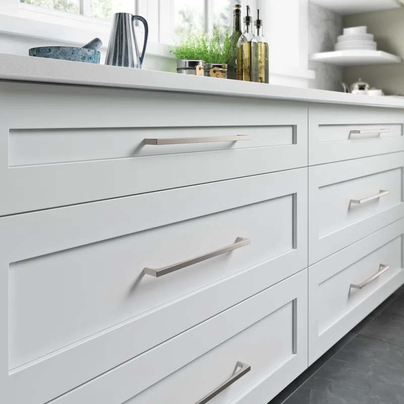 Top Knobs Riverside Bar pull